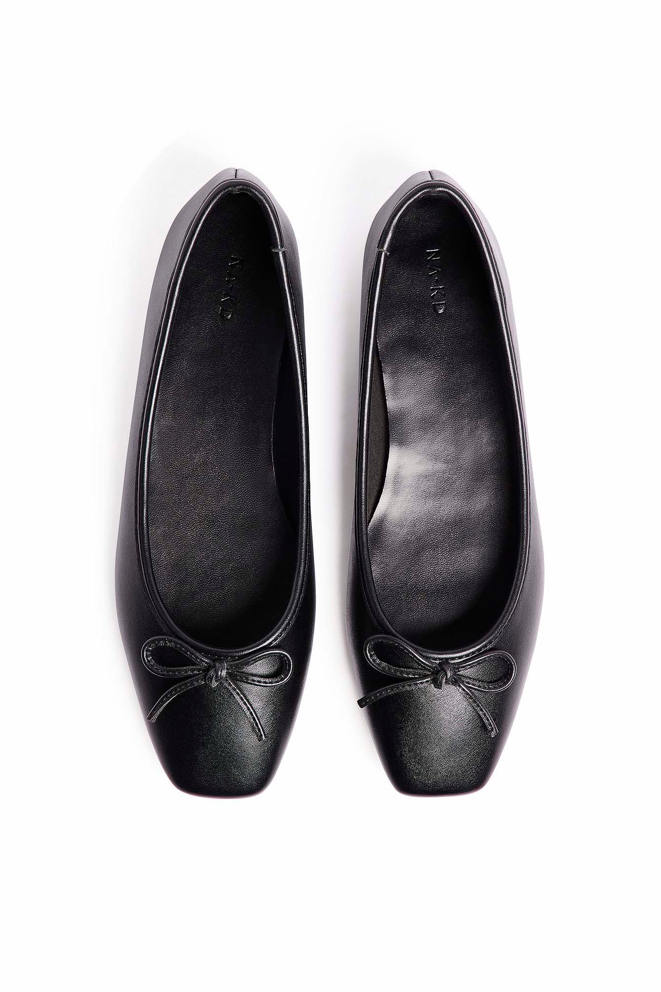 Ballerinas mit quadratischer Spitze