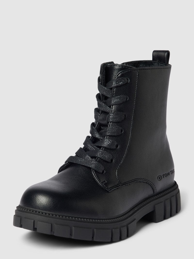 Stiefel mit Label-Prägung in schwarz