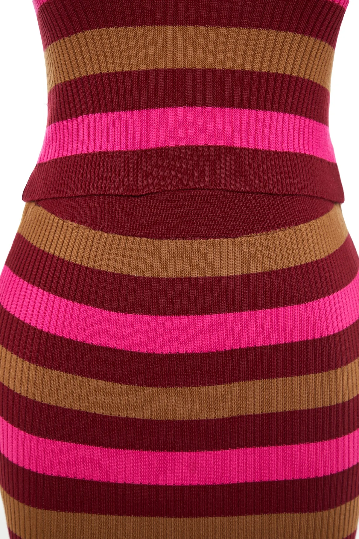 Trendyol Collection  Bordeauxrotes Strickoberteil und -unterteil im Blockfarbendesign TWOAW23AU00213