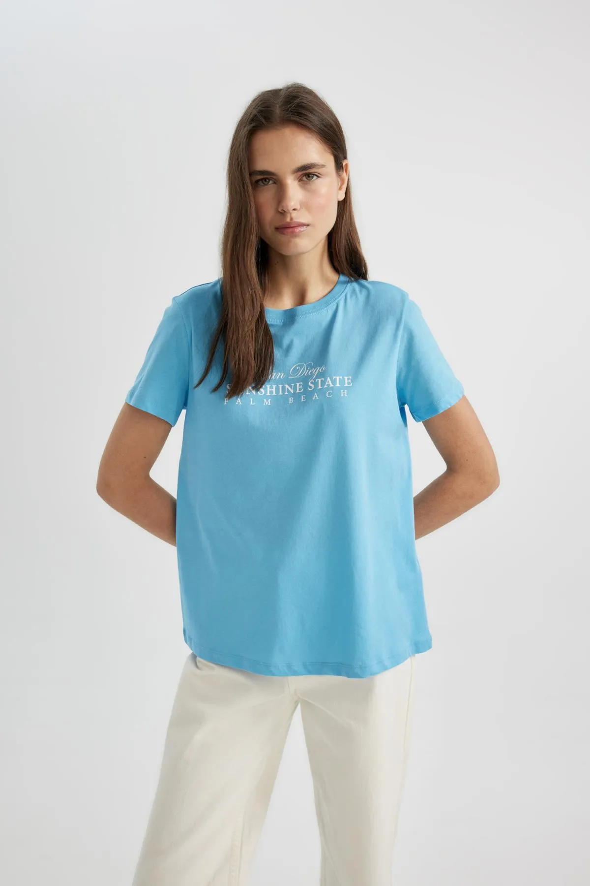 DeFacto  Bedrucktes T-Shirt mit Rundhalsausschnitt und kurzen Ärmeln in normaler Passform C6204ax24sm