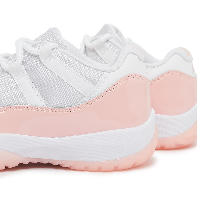 JORDAN Wmns Air Jordan 11 Retro Low 