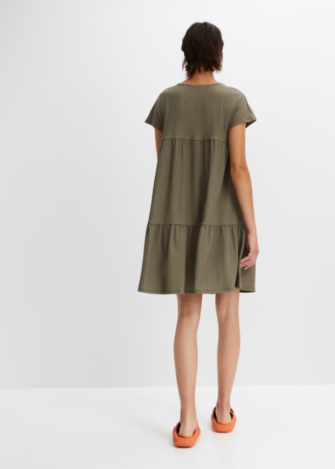 Strukturiertes Kleid mit aufgesetzten Taschen