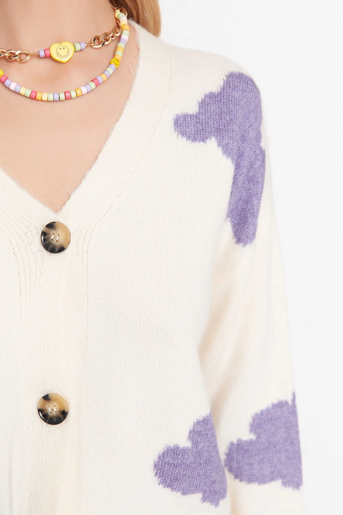 Trendyol Collection  Ecrufarbene, selbstgemusterte Strickjacke mit weicher Struktur TWOAW21HI0490