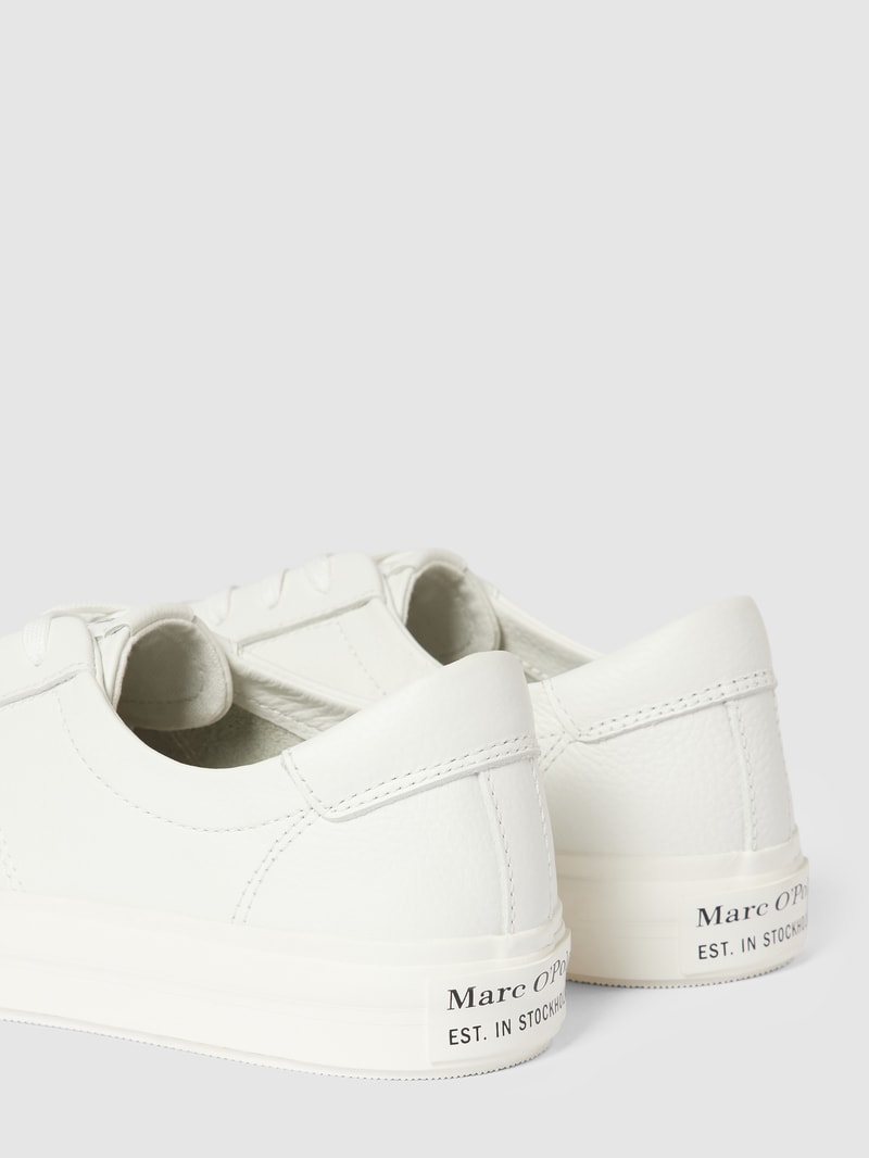 Sneaker mit Label-Details in weiß
