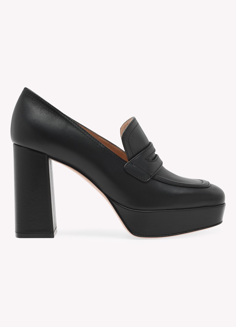 Gianvito Rossi  Rouen pump van kalfsleer