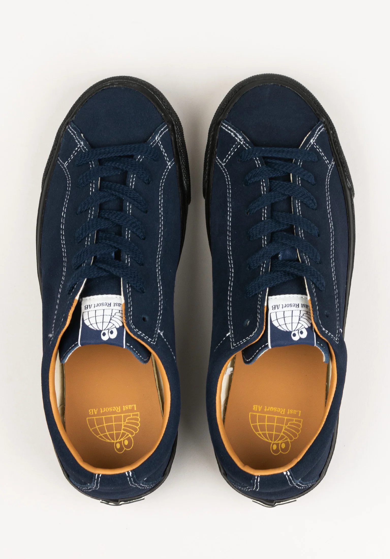 VM003 Suede Low