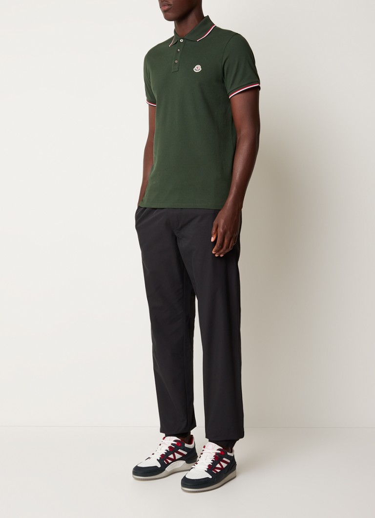 Pantaloni de trening Moncler cu croială slim, cu șnur în talie și buzunare laterale.