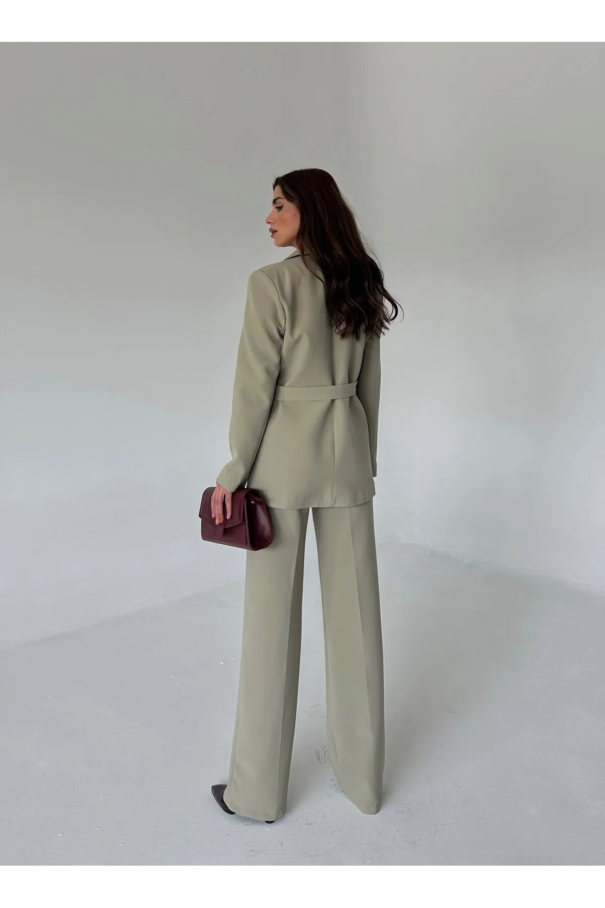 Laluvia  Hellkhakifarbenes Jacken-Hose-Set mit Gürtel