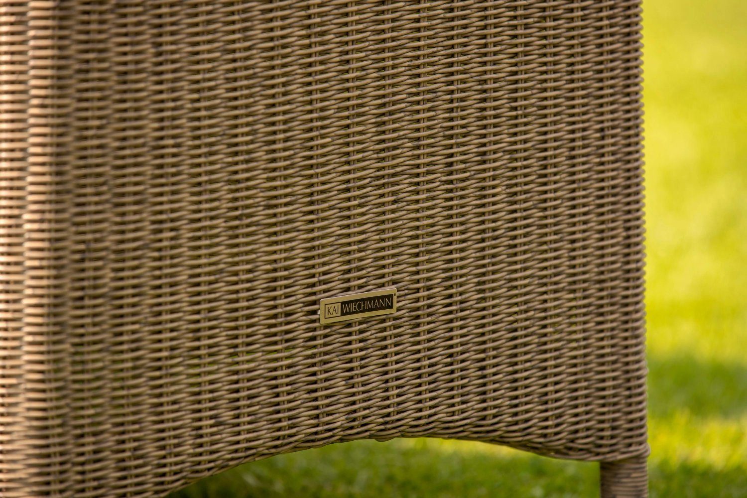 Kai Wiechmann Fußhocker Polyrattan Geflechthocker, wetterfester Fußhocker Rattanoptik, moderner Polyrattan Gartenhocker in Taupe
