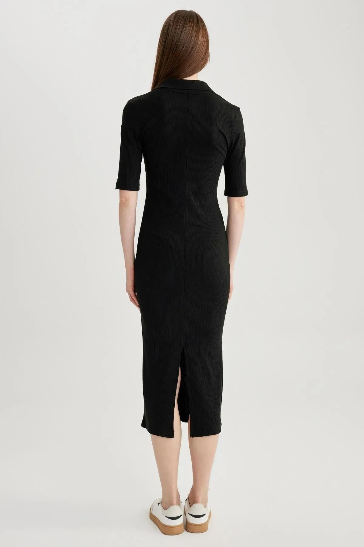 DeFacto  Figurbetontes, geripptes Camisole-Midi-Kurzarmkleid mit Polo-Ausschnitt