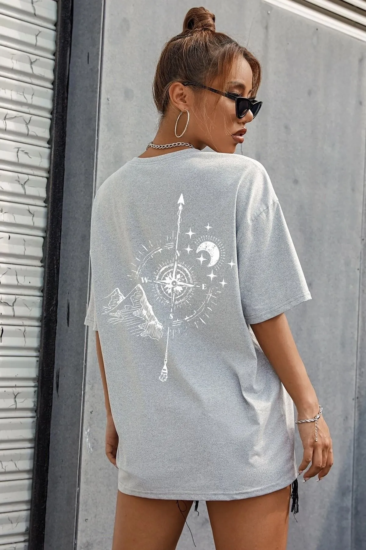 trendypassion  T-Shirt mit Kompass-Aufdruck auf der Rückseite