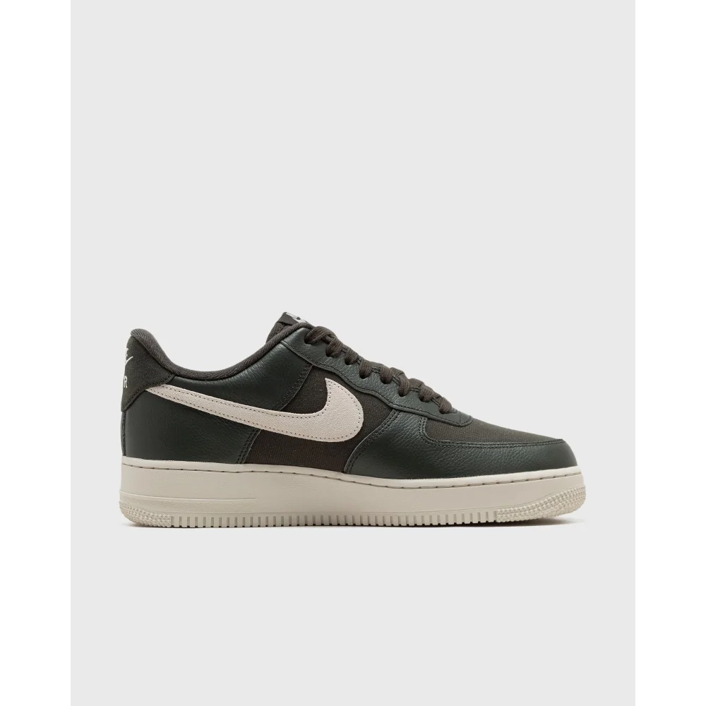 Nike Air Force 1 07 LX DV7186-301 / grün