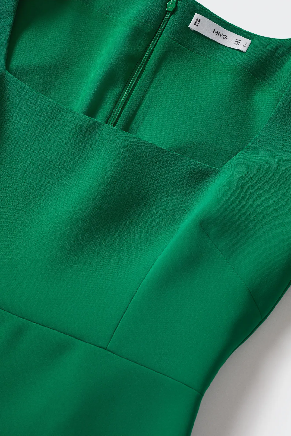 MANGO  Grünes Damenkleid 37013843