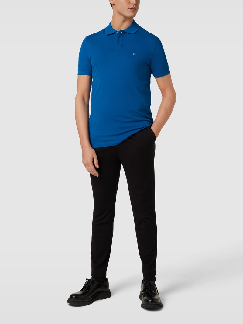 Poloshirt mit Label-Stitching in royalblau