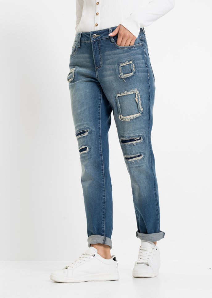 Boyfriend-Jeans mit Destroy-Details