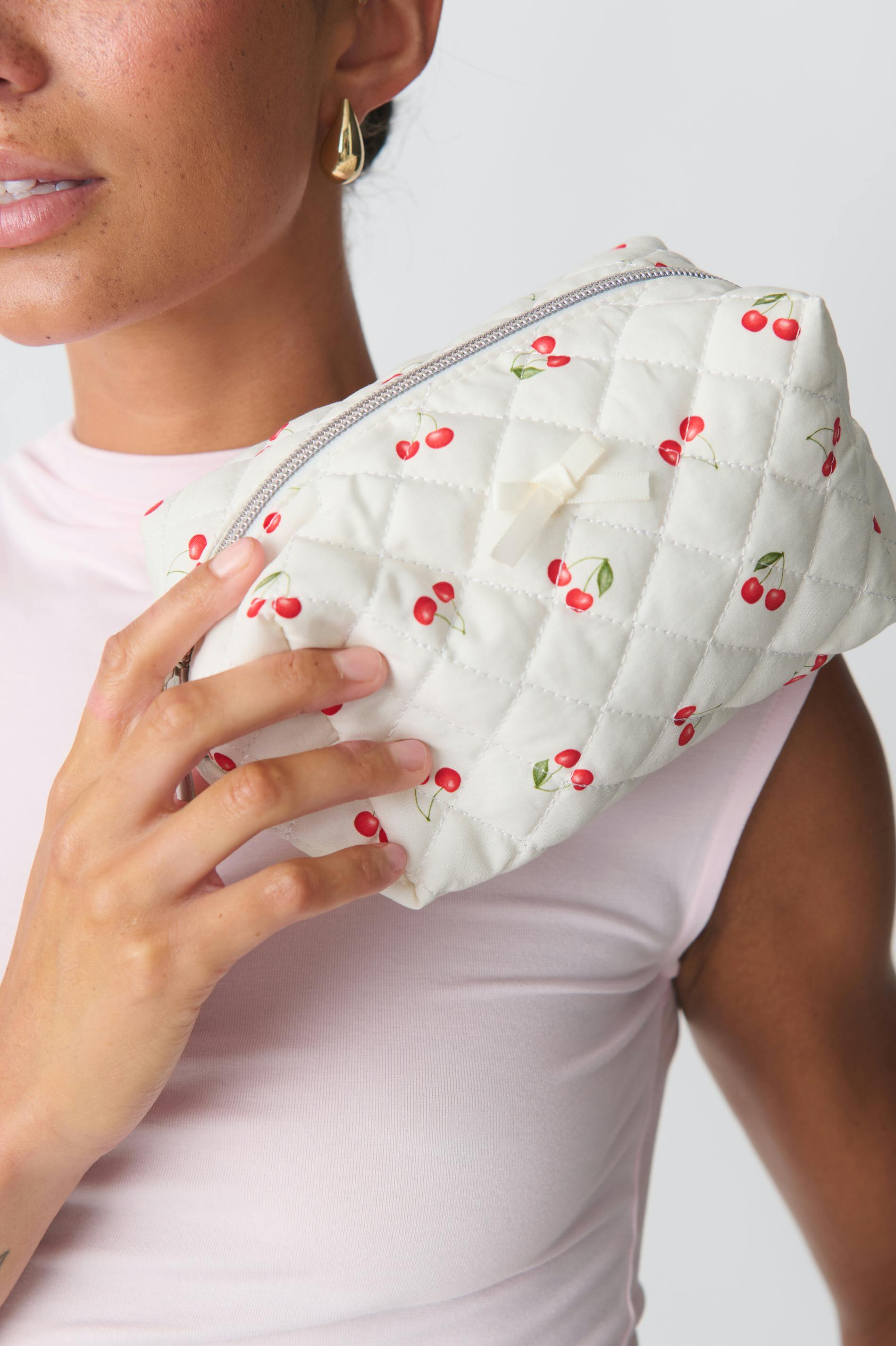 Makeup bag