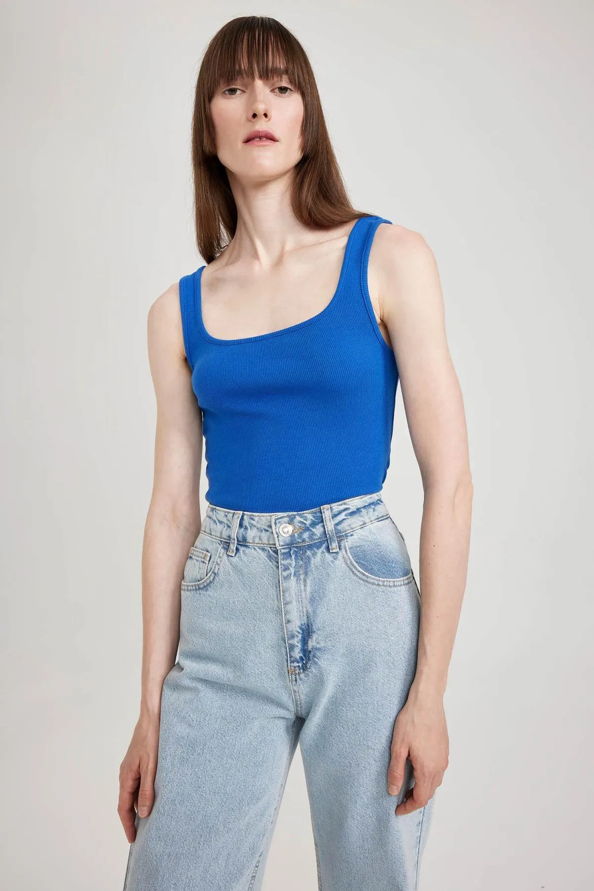DeFacto  Geripptes Camisole Athlete mit schmaler Passform und quadratischem Kragen Y4842az23sm