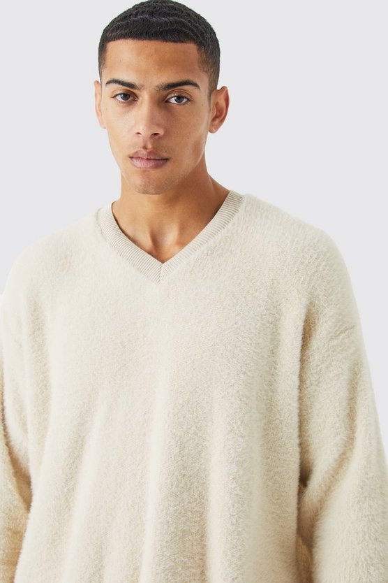 Kastiger flauschiger Kontrast-Pullover mit V-Ausschnitt