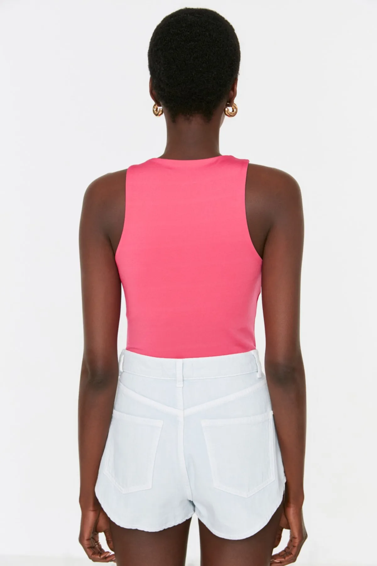 Trendyol Collection  Rosa Neckholder-Body aus Strick mit flexiblem Druckknopfverschluss TWOSS20BD0044