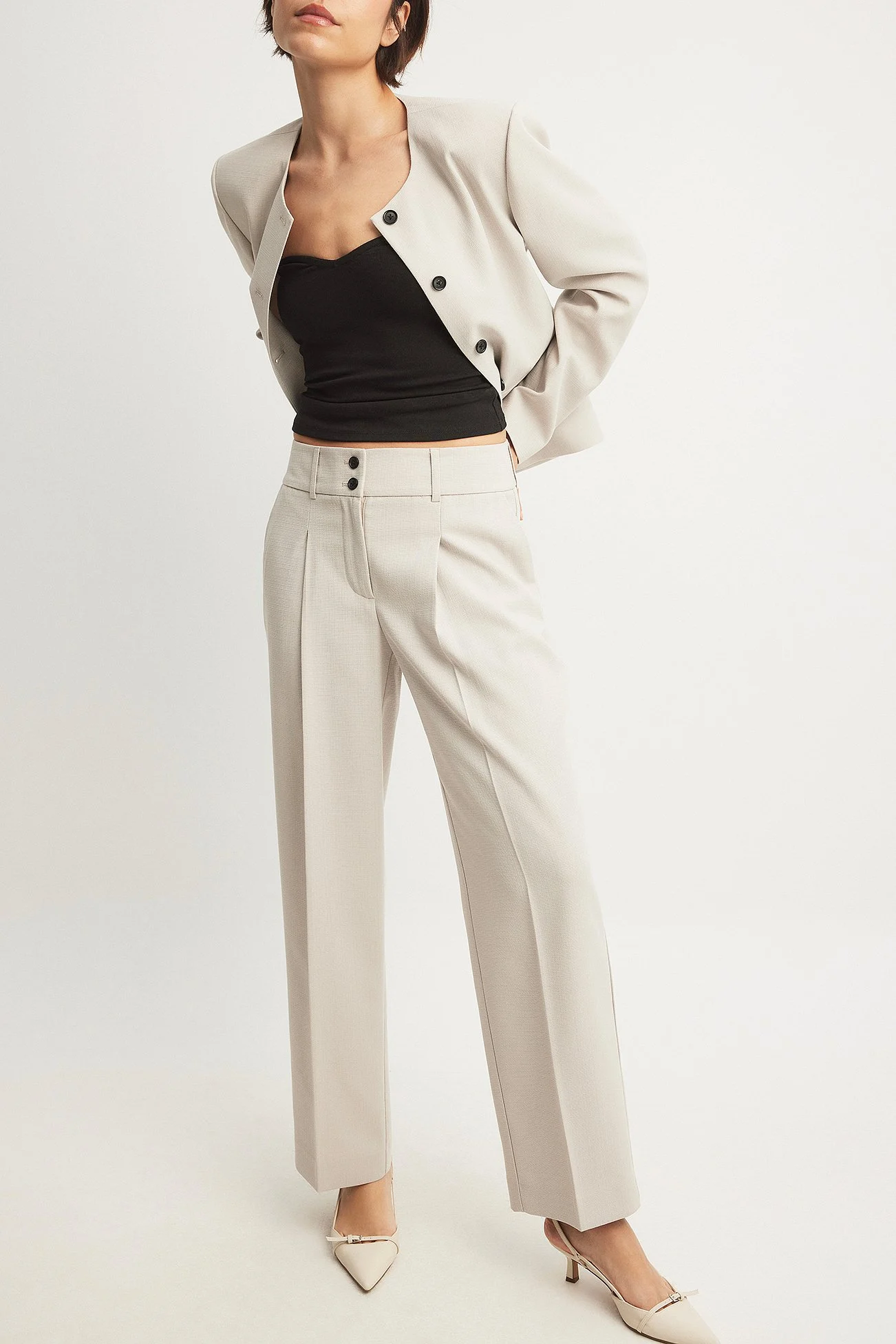 Weite Hose mit mittelhoher Taille