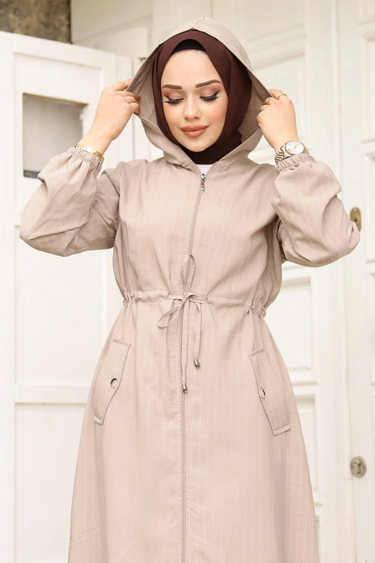 Tesettür Dünyası  Taillen-Seil-Kordelzug-Kapuzen-Hijab Ferace TSD240239 Beige