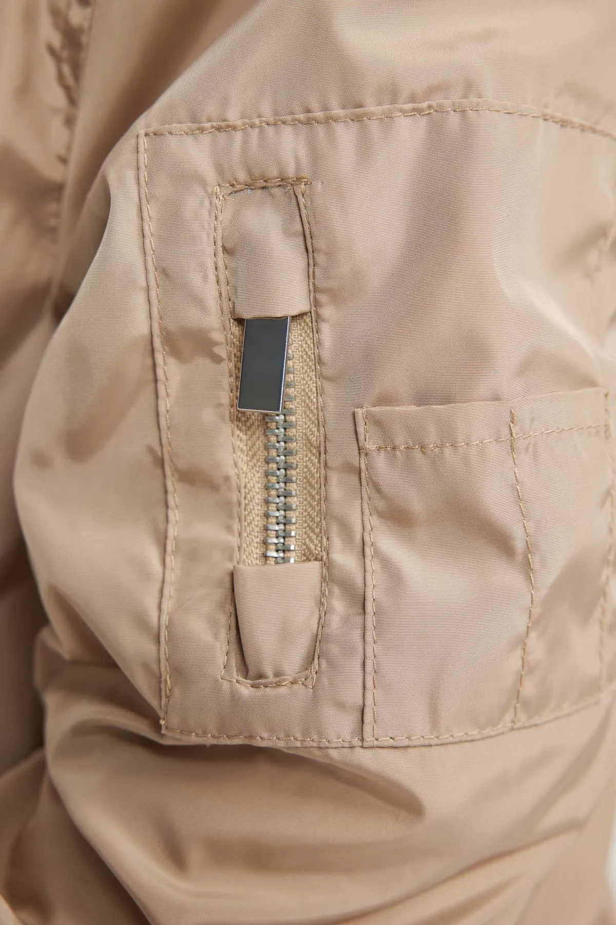 DeFacto  Wasserdichte Bomberjacke mit College-Kragen für Mädchen B2296A824SP