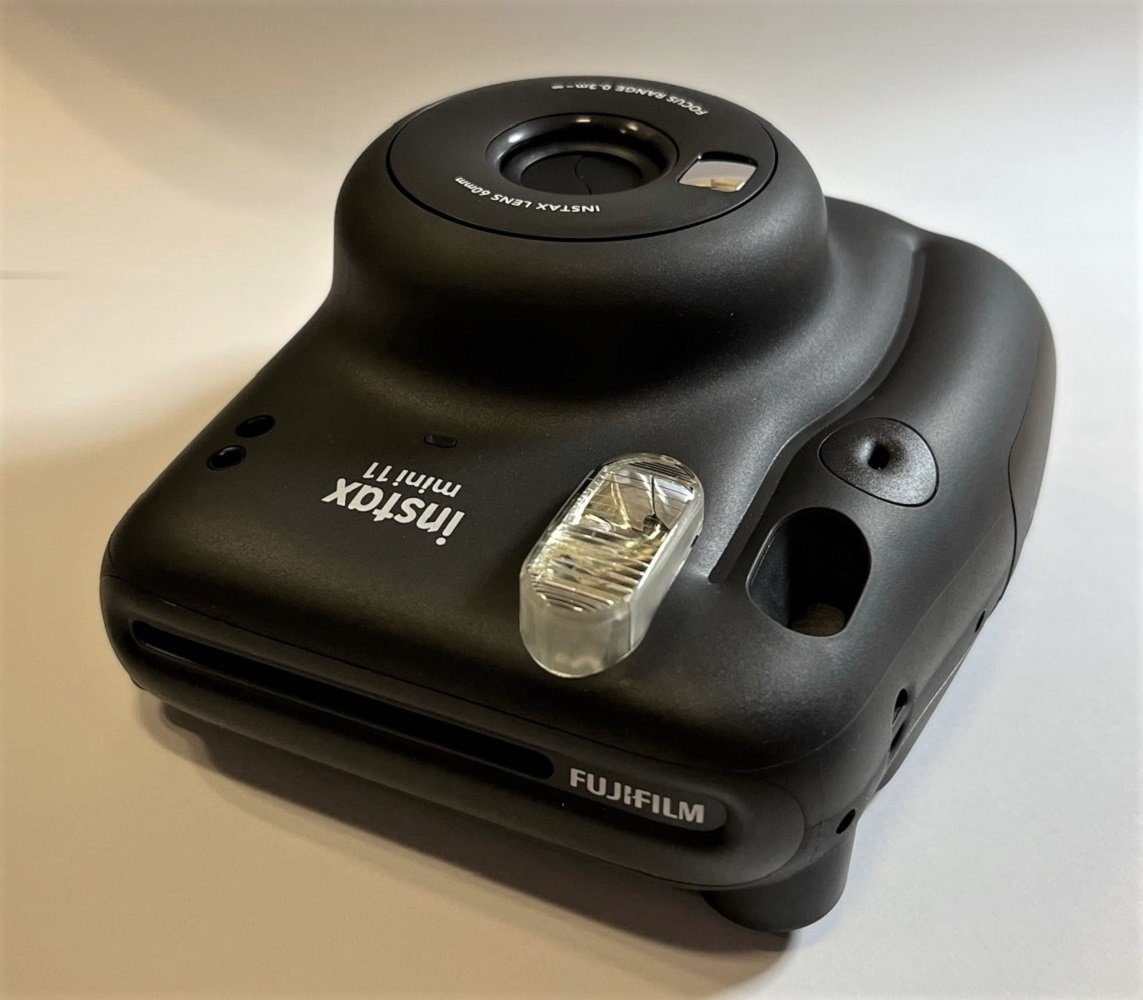 FUJIFILM Instax Mini 11 Charcoal-Gray inklusive Film mit 10 Aufnahmen Sofortbildkamera