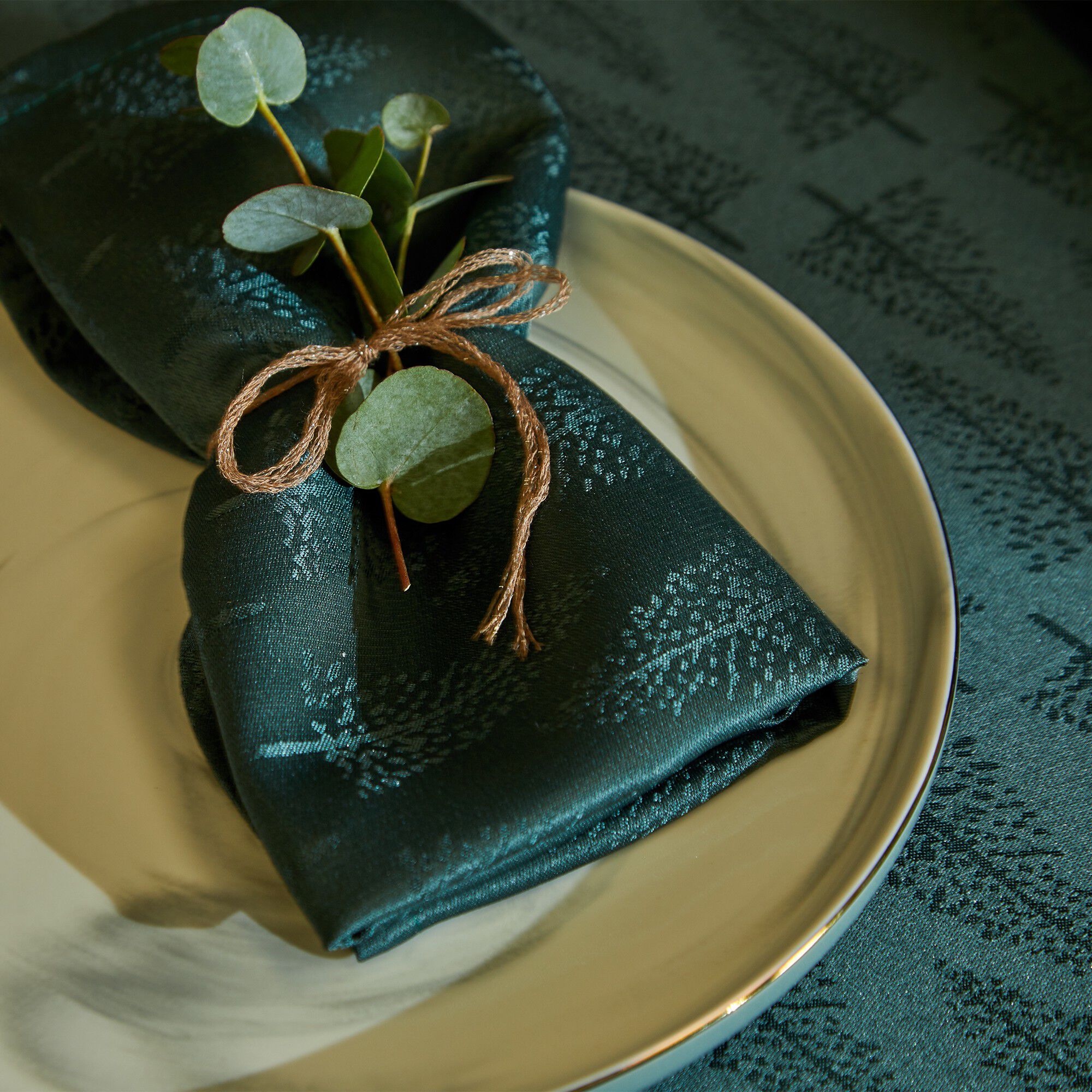 Nappe damassée motifs sapins
