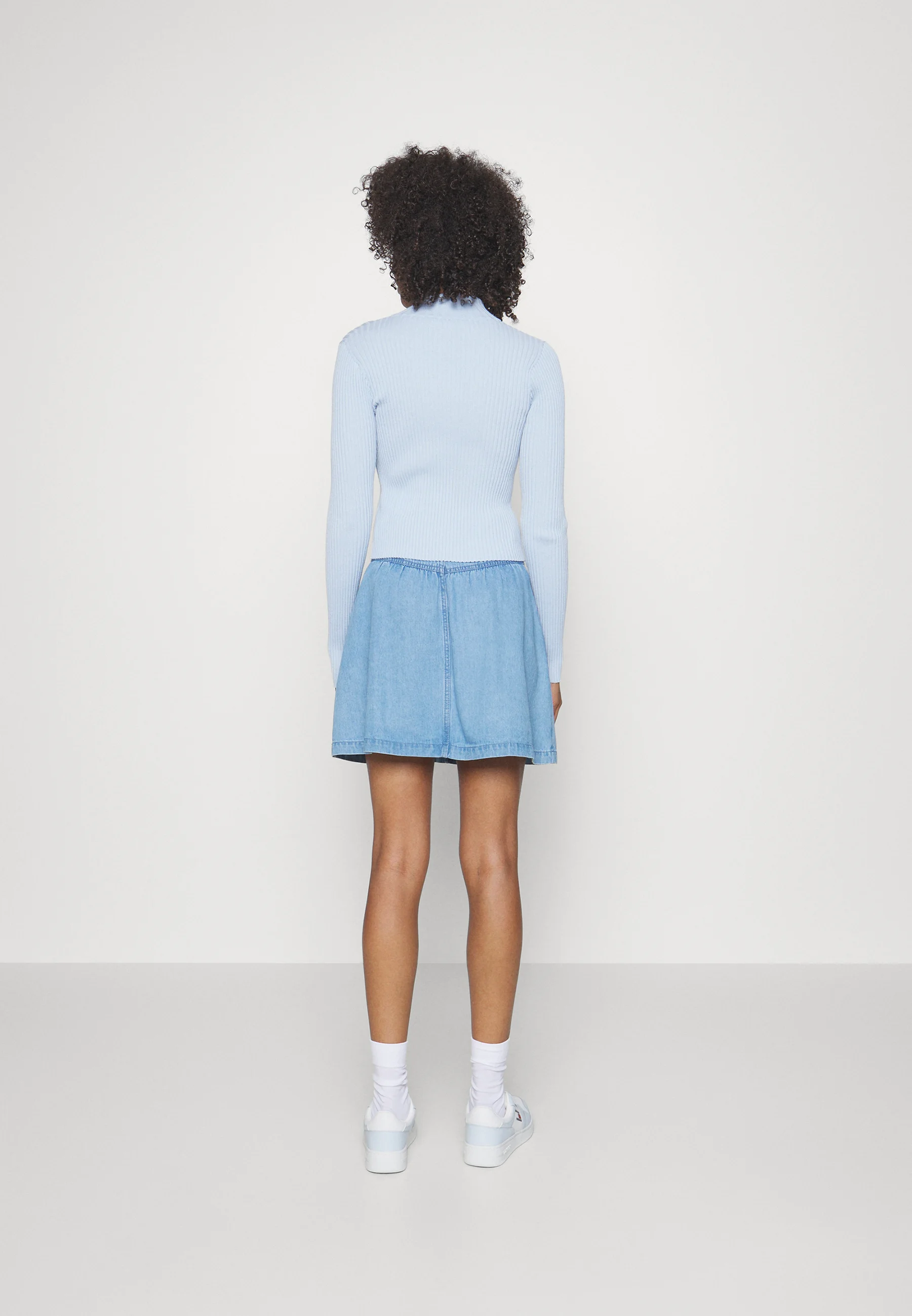Tommy Jeans CHAMBRAY MINI SKIRT - Falda campana