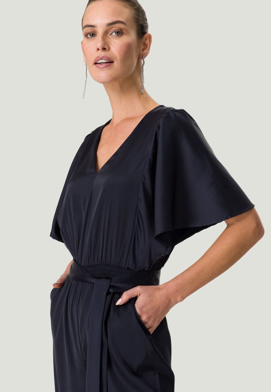 Jumpsuit Satin mit Stoffgürtel