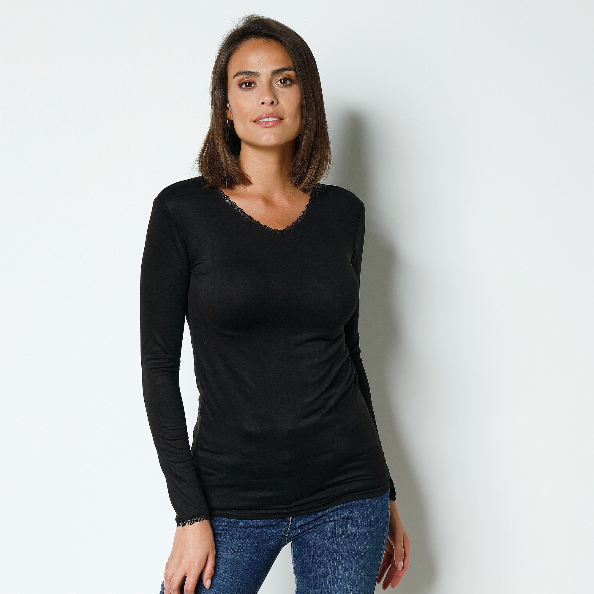 Tee-shirt manches longues chaleur seconde peau et détails dentelle