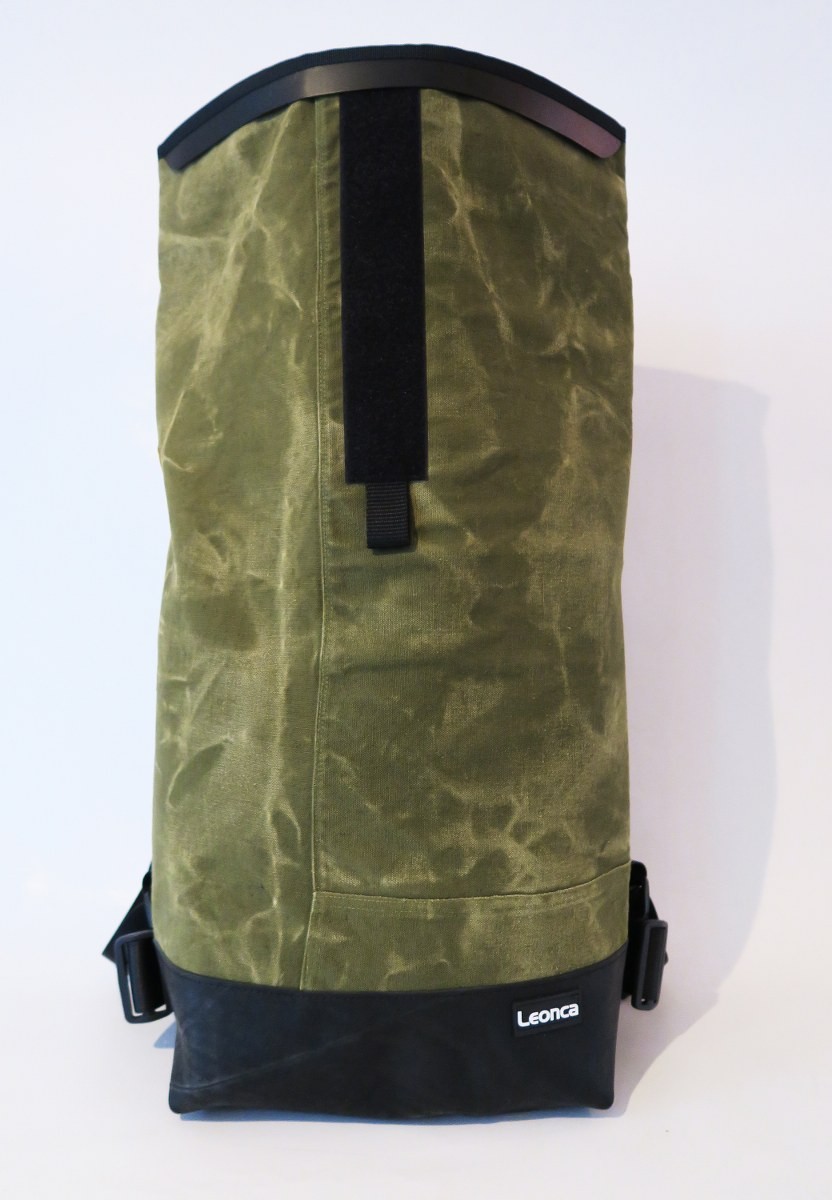 LEONCA Handtaschen khaki Rollrucksack Zeltleinen Oliv dunkel M
