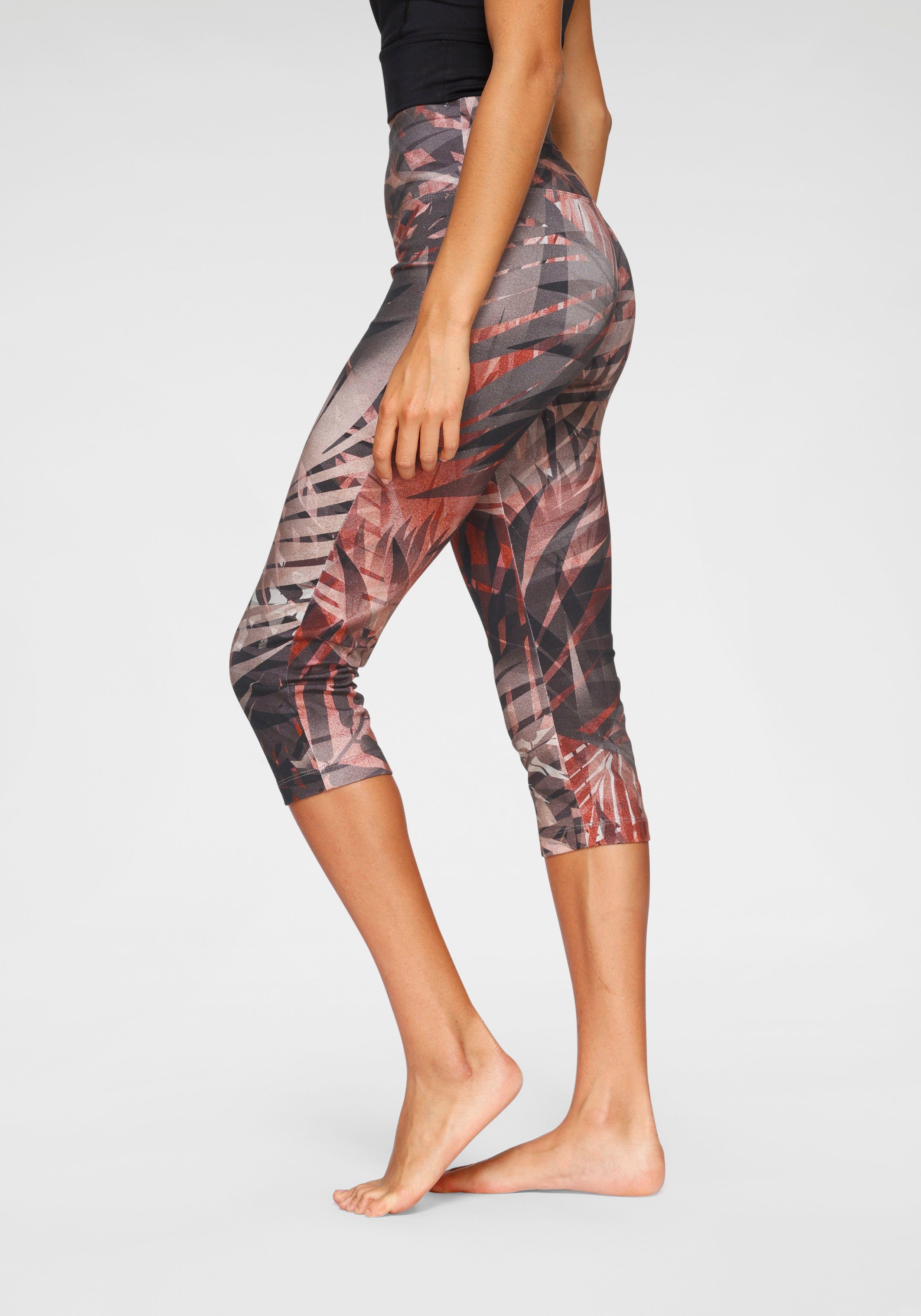 LASCANA ACTIVE Caprileggings Tropical mit abstraktem Palmenprint