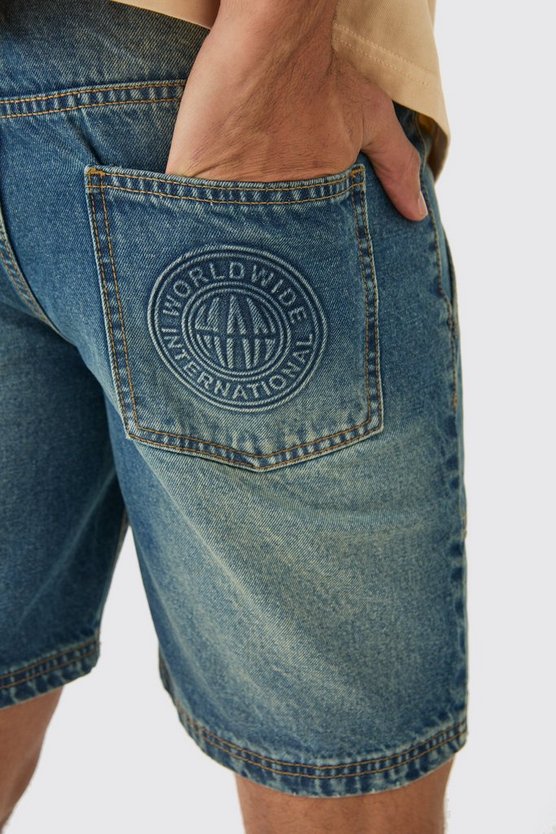 Geprägte Slim-Fit Jeansshorts mit Man-Tasche
