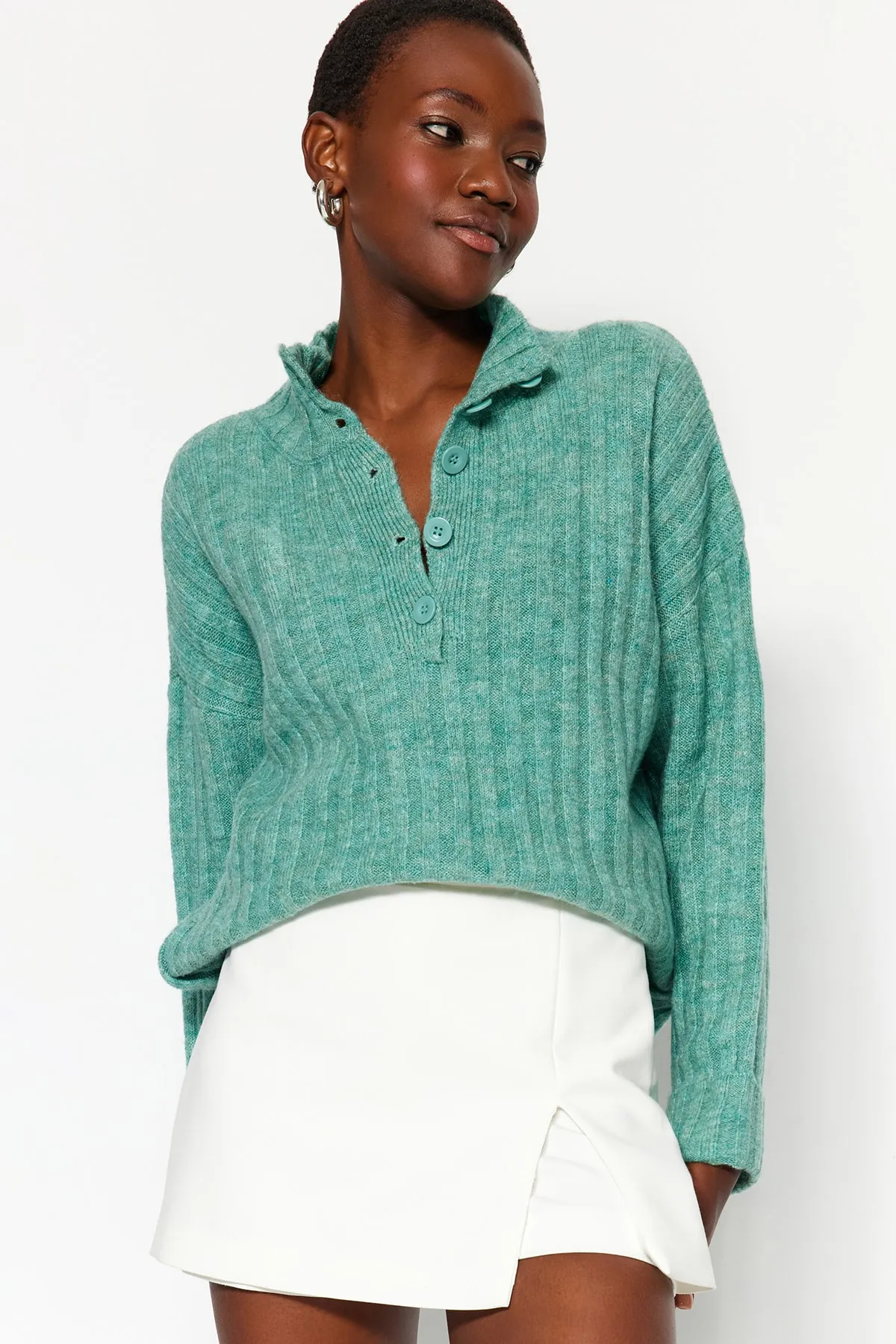 Trendyol Collection  Mintfarbener, weicher, strukturierter Strickpullover mit Stehkragen und weiter Passform TWOAW21KZ0783