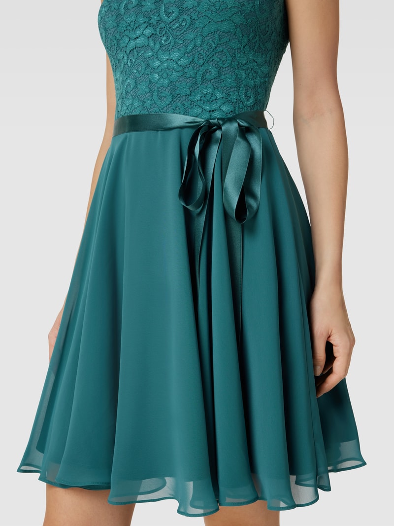 Cocktailkleid mit Spitzenbesatz in petrol