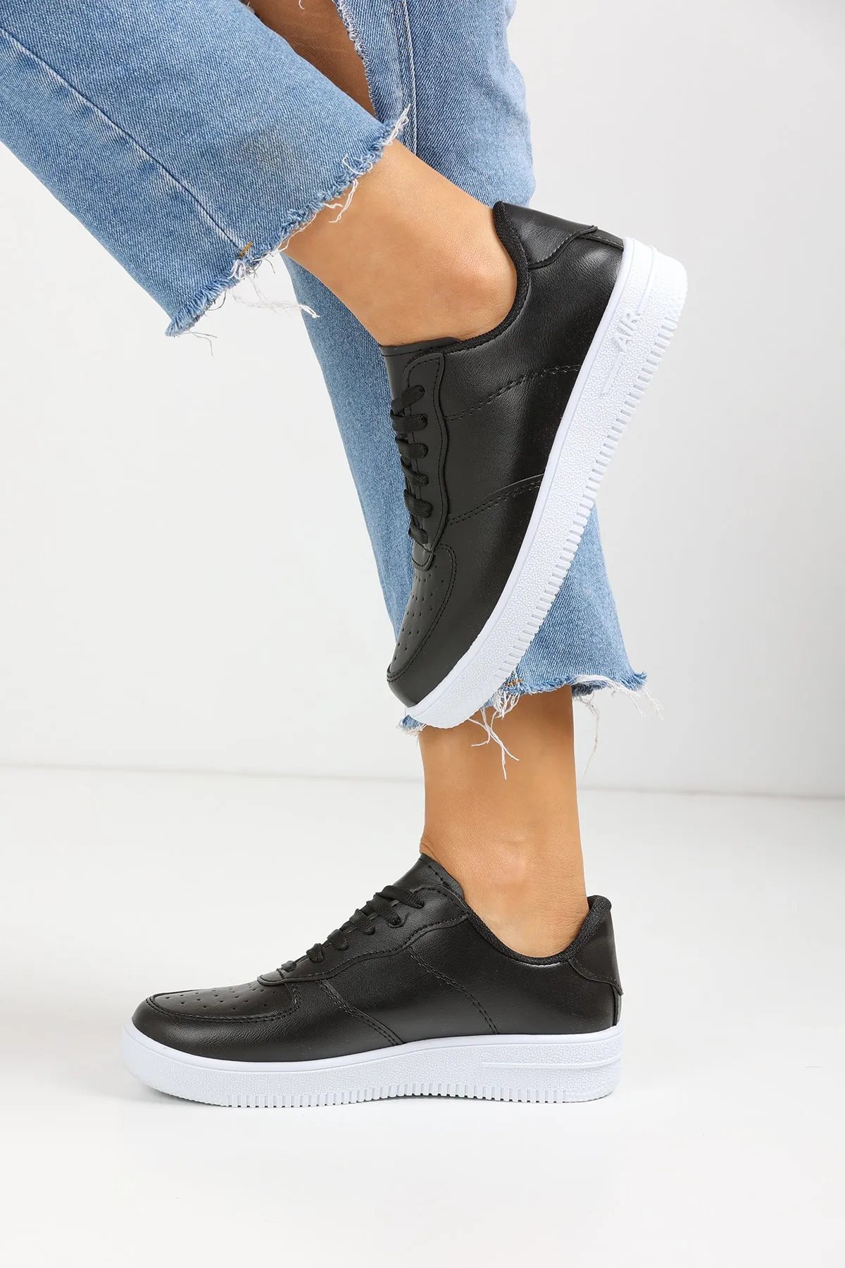 en7  Schwarze und weiße Damen-Sneakers Air-21