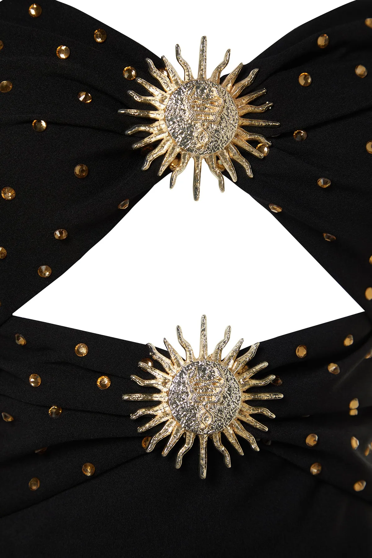 Trendyol Collection  X Zeynep Tosun Schwarzes, figurbetontes Kleid mit Sonnen-Accessoire-Details und glänzendem Schmucksteinbesatz TCLSS23AE00008