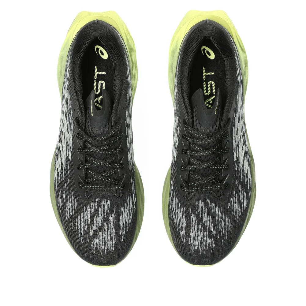 Asics Novablast 3 1011B458-005 / schwarz