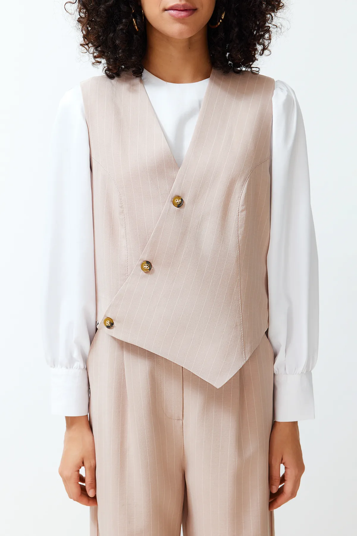 Trendyol Modest  Steinfarbenes Set mit zweireihiger Weste und Hose aus gewebtem Unterteil und Oberteil TCTSS24US00032