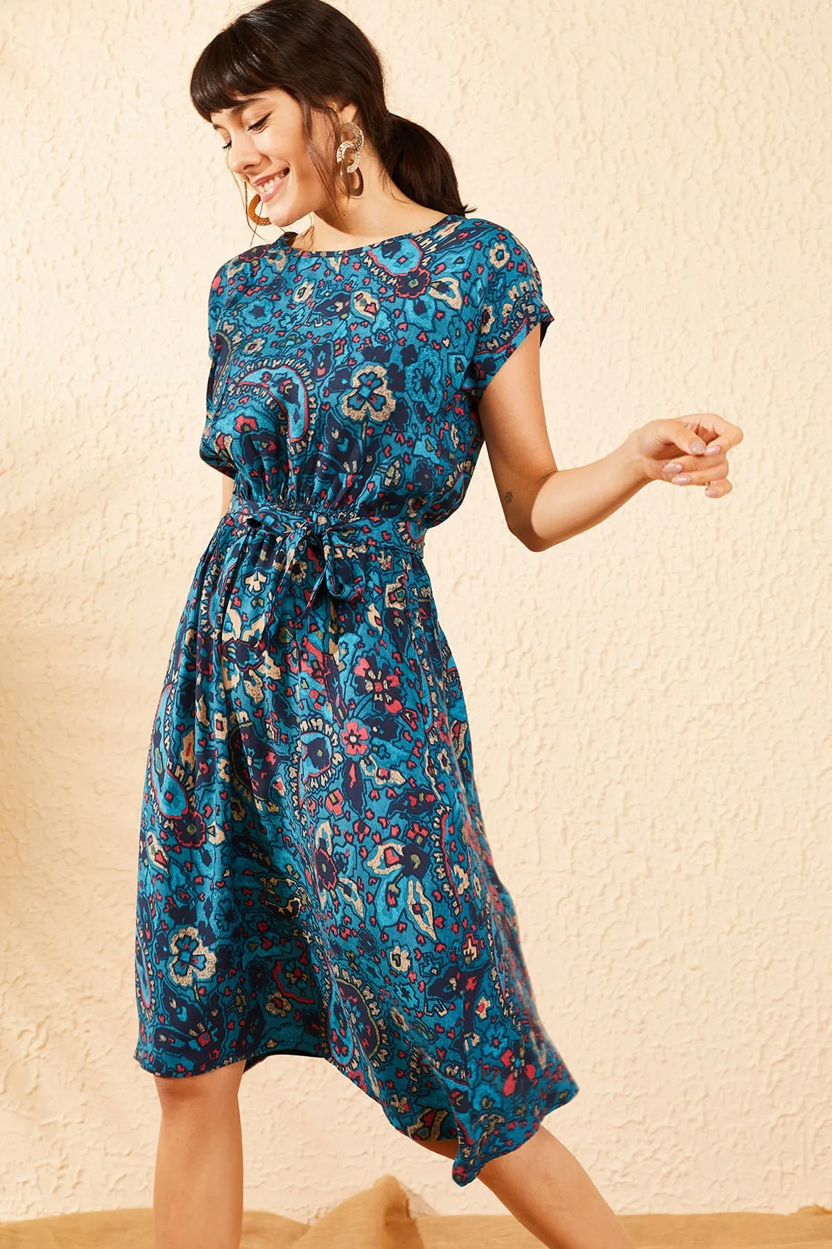 Bianco Lucci  Blaues kurzärmliges Damen-Midikleid mit ethnischem Muster und elastischer Taille 10041008