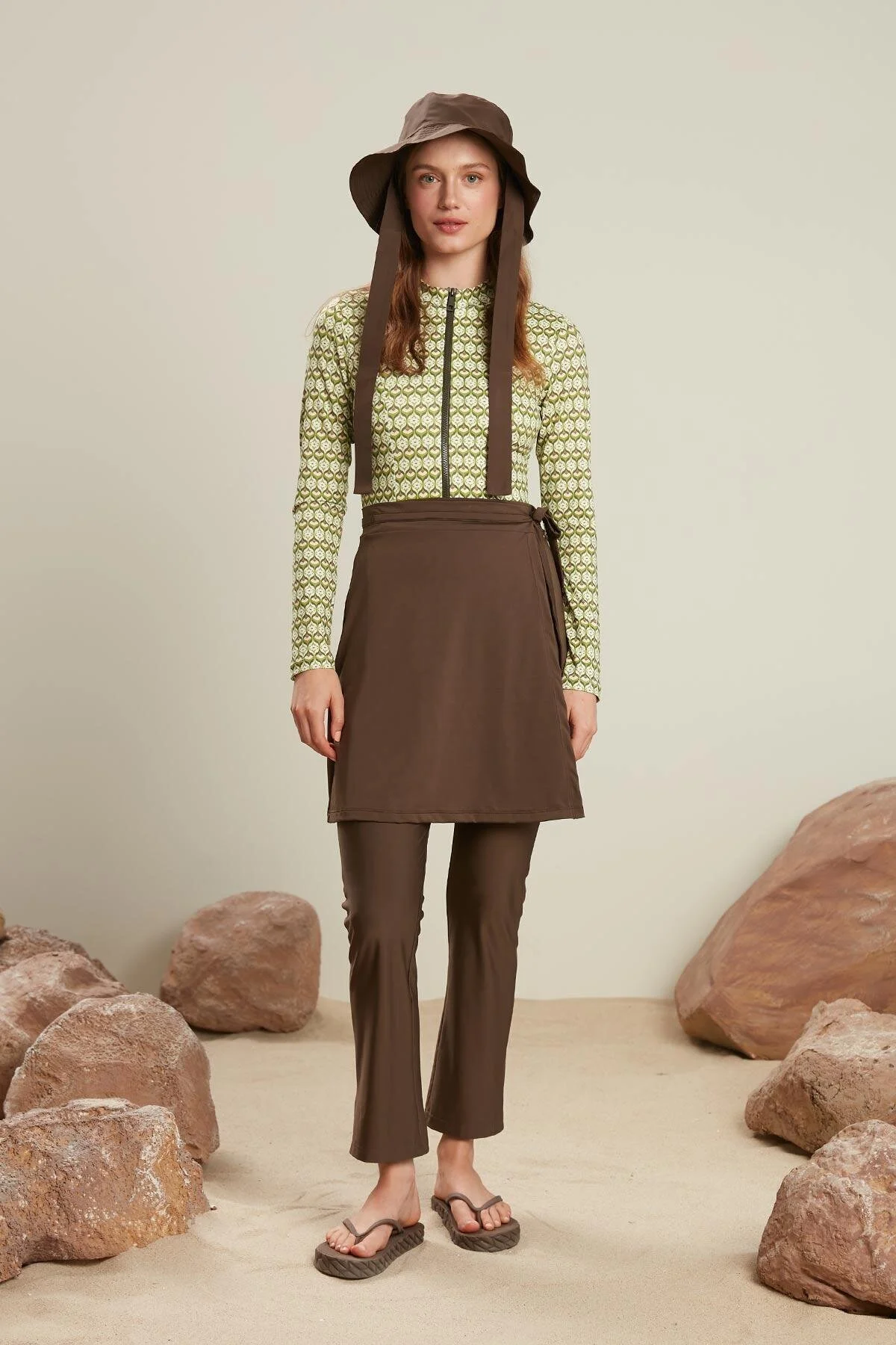 Manuka  HIJAB-BADEHOSE BRAUN