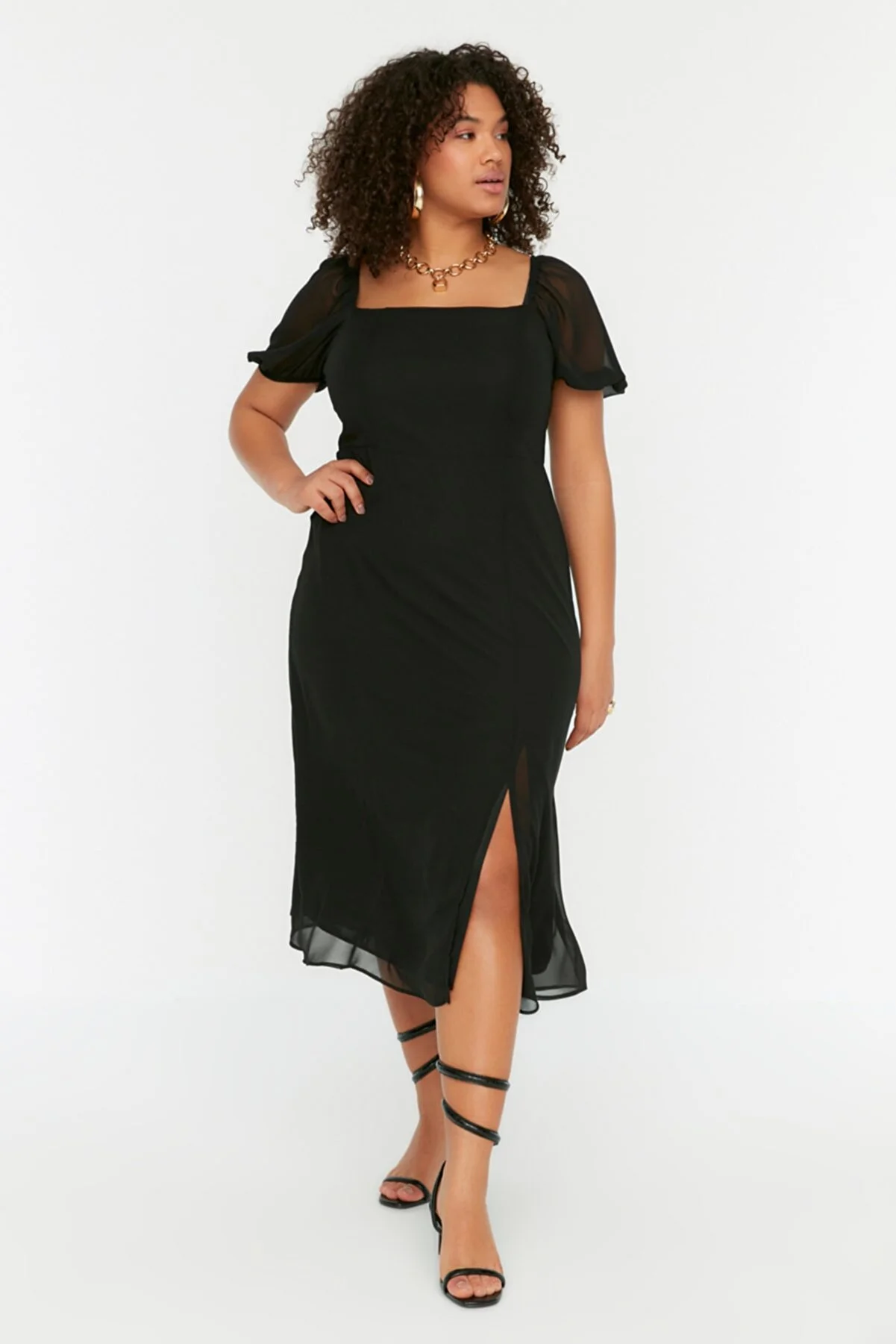 Trendyol Curve  Schwarzes gewebtes Kleid mit Schlitz TBBSS22AH0012