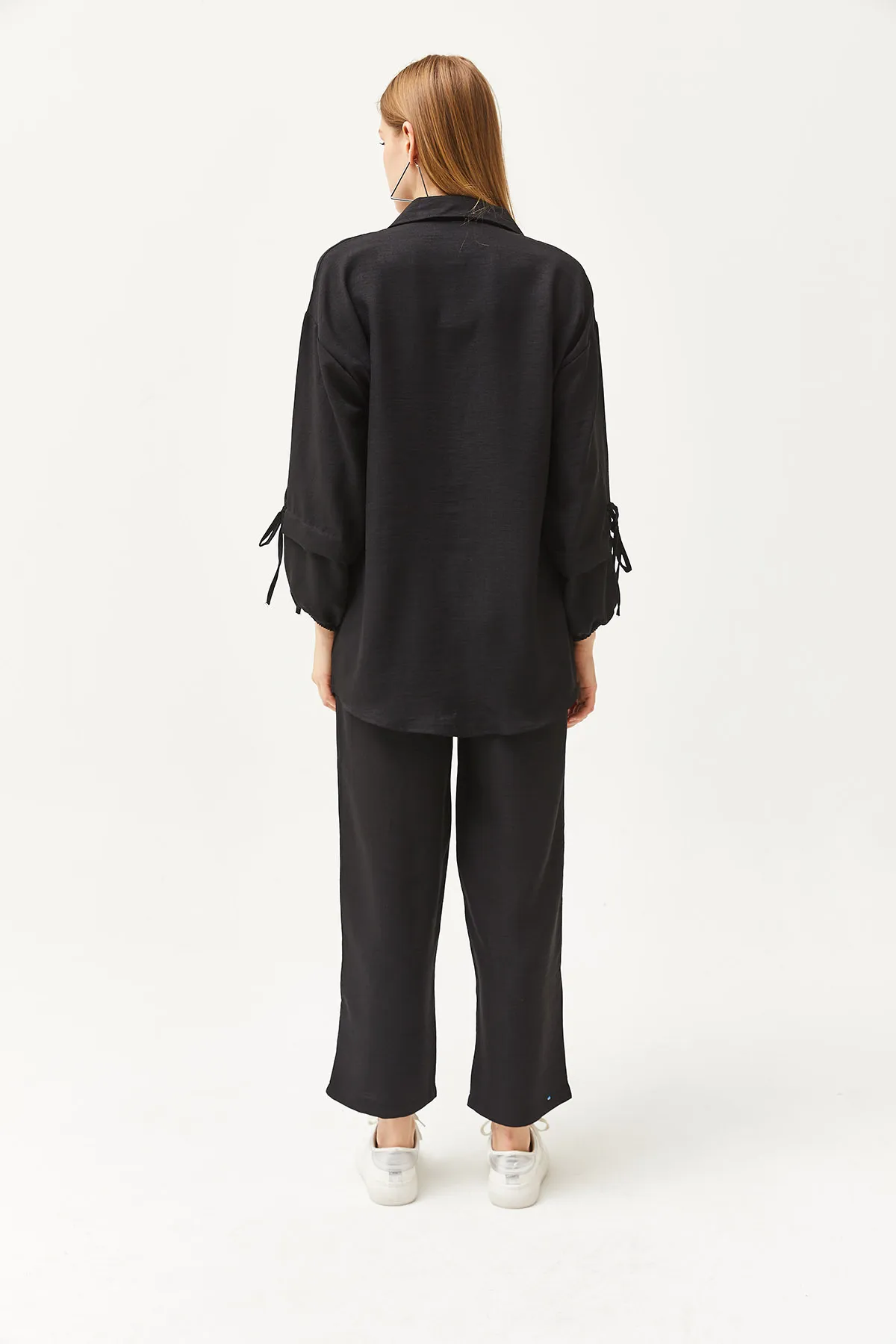 Olalook  Schwarzes Damen-Set aus Unter- und Oberteil aus Leinen TAL-00000001