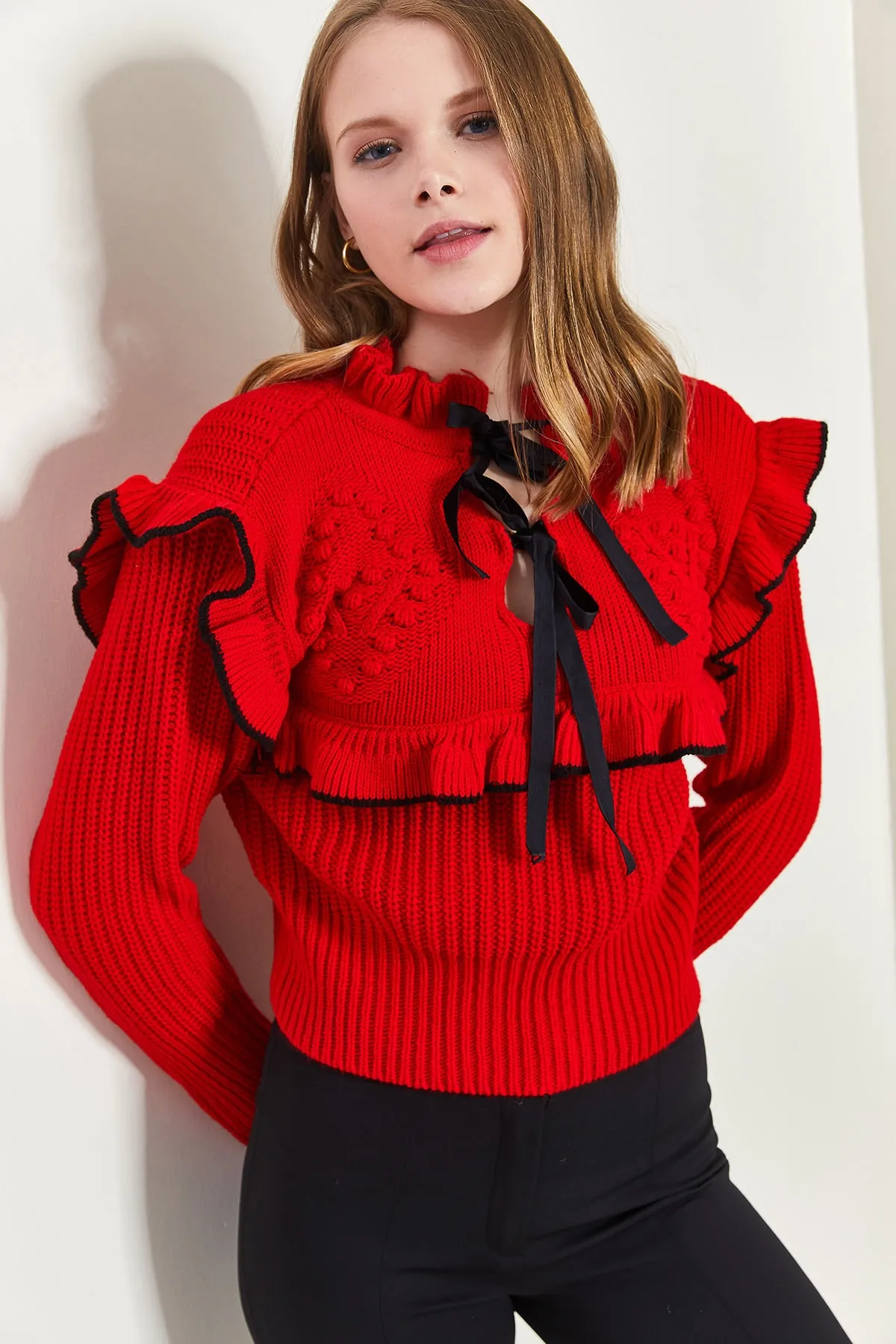 Bianco Lucci  Damenpullover mit Rüschen und Schleifendetail
