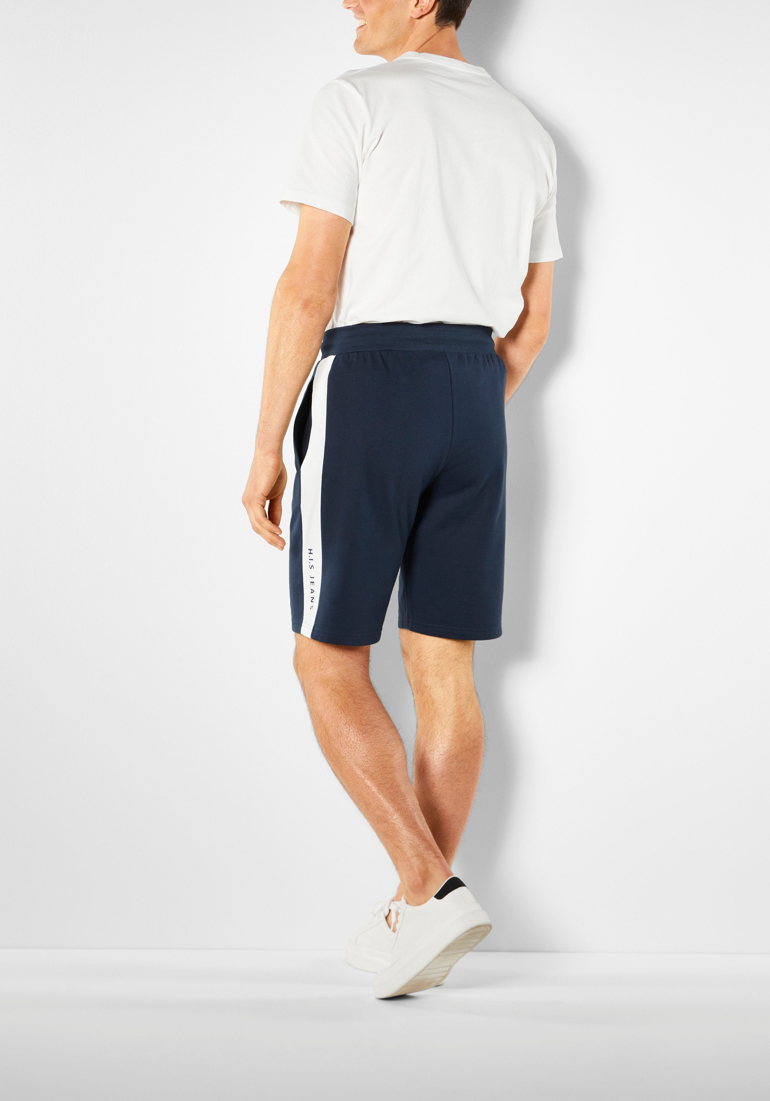 H.I.S Sweatshorts seitlicher Streifen mit Logodruck