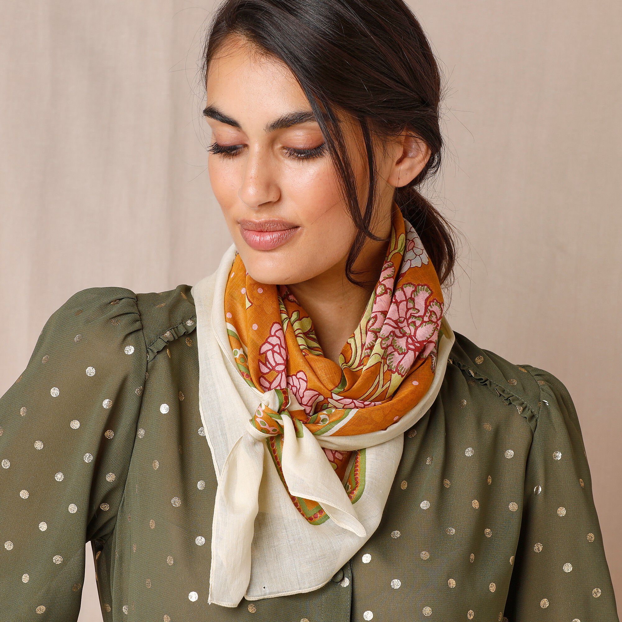 Grand foulard imprimé pivoine