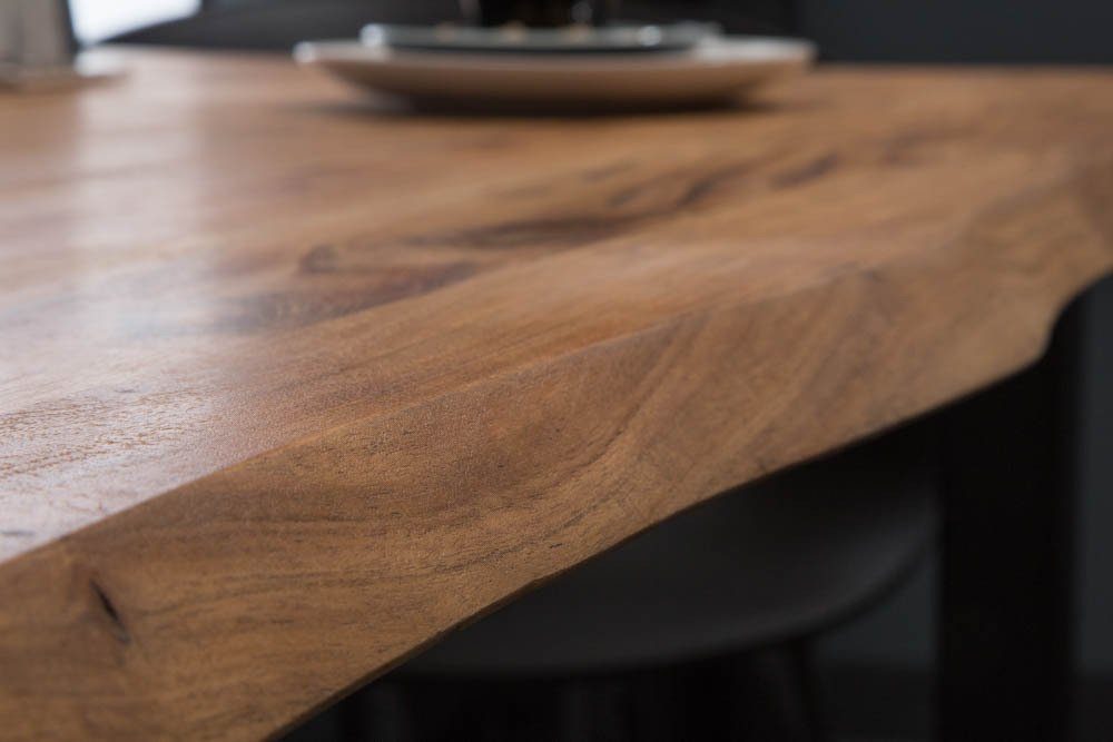riess-ambiente Baumkantentisch MAMMUT 140cm natur / schwarz (Einzelartikel, 1-St), Massivholz · Stahl · Kufen · 2,6cm Platte · Esszimmer · Industrial