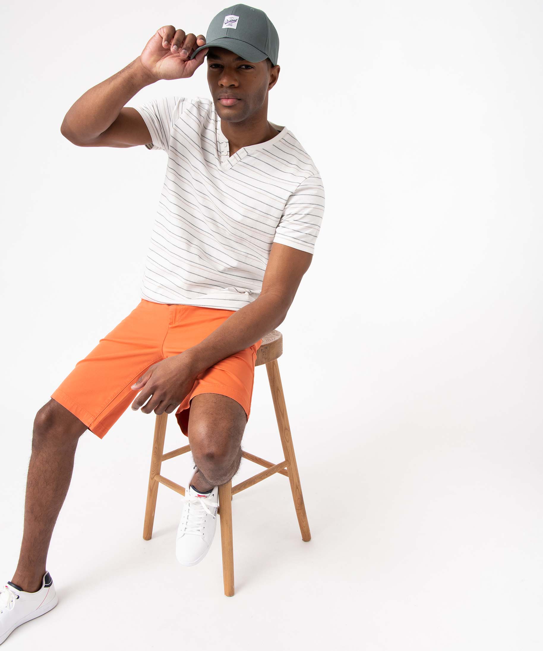 Tee-shirt homme à manches courtes, rayures et col fantaisie ecru | GEMO