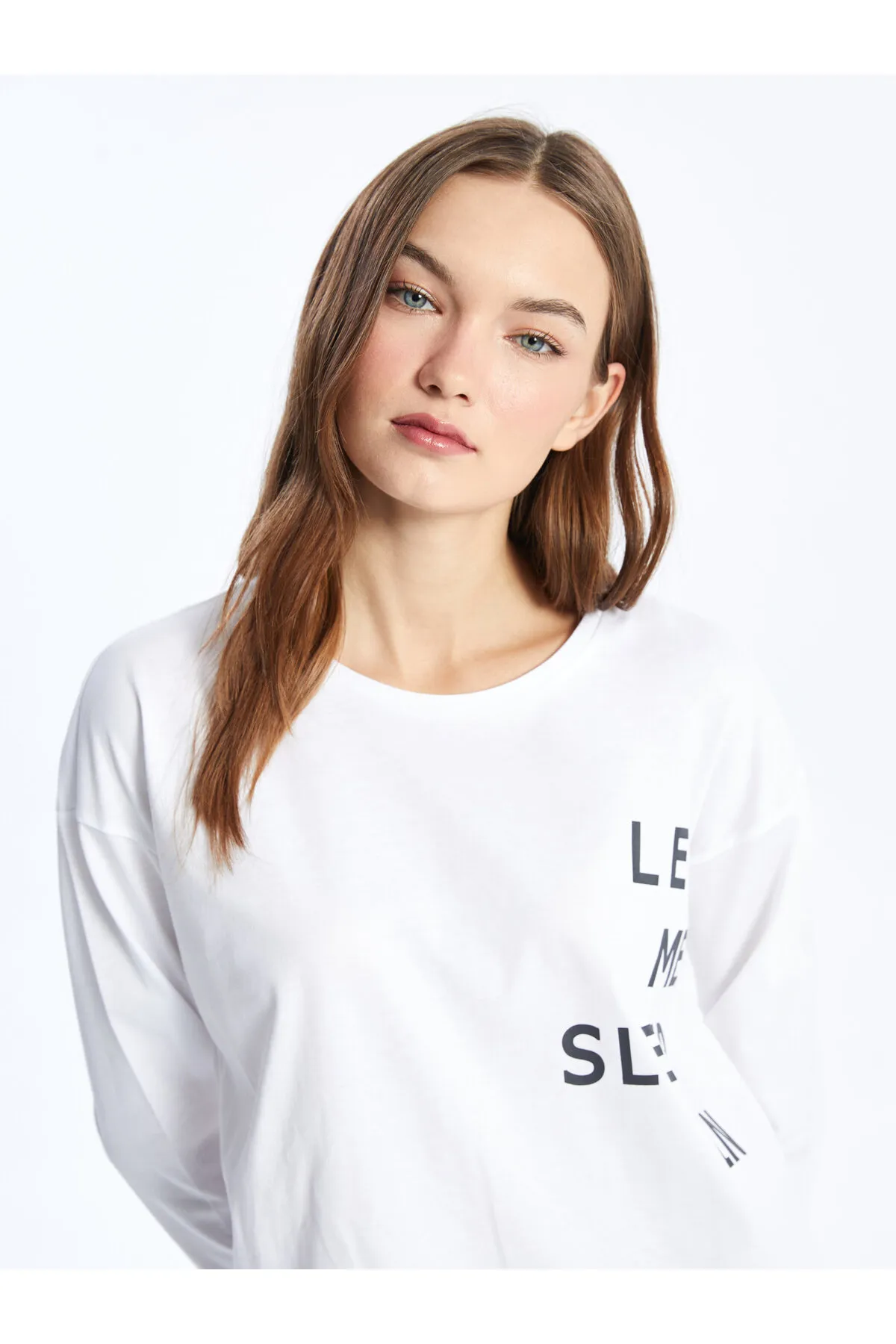 LC Waikiki  Bedrucktes, langärmliges Damen-Pyjamaoberteil mit Rundhalsausschnitt